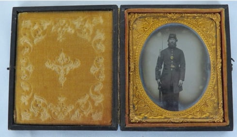A 1/6th Plate of a Civil War Union Soldier w/Musket