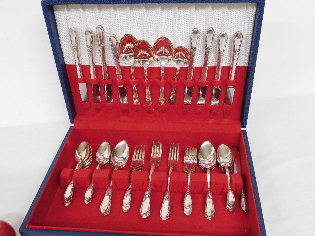 Simeon L. George Oneida Silver Co. 1930's Svc. For 8 (1 of 7)