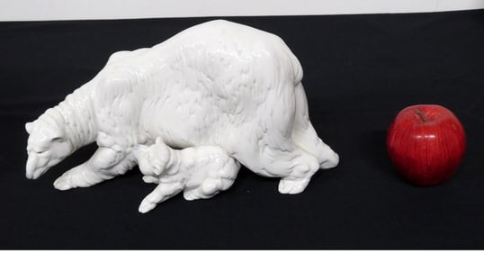 A Large Lladro Nao Polar Bear & Cub Porcelain Figure