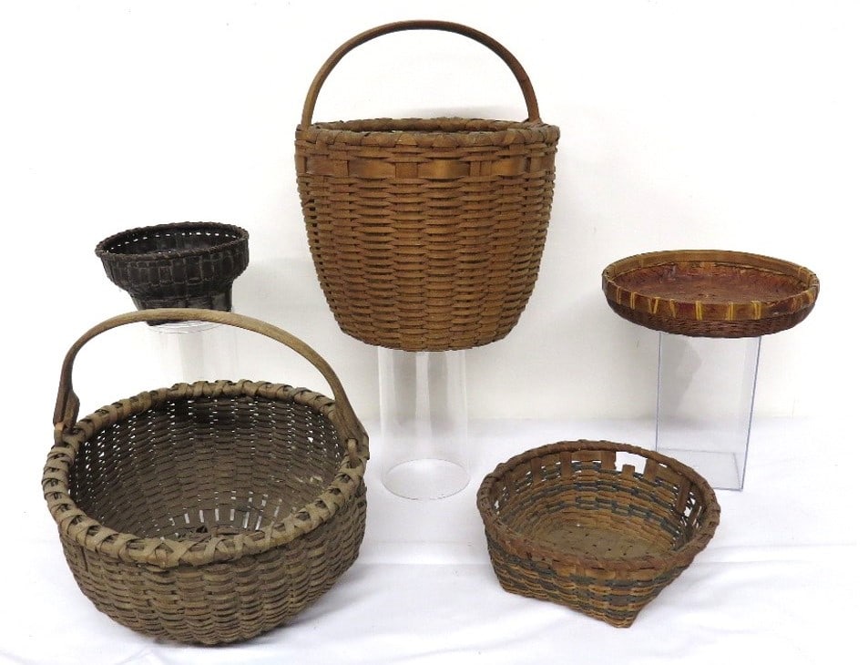 Lot of Five Early Baskets Incl. Nantucket Style: A lot of older style baskets, including Nantucket styled (minor damage, a bit misshapen), and others.