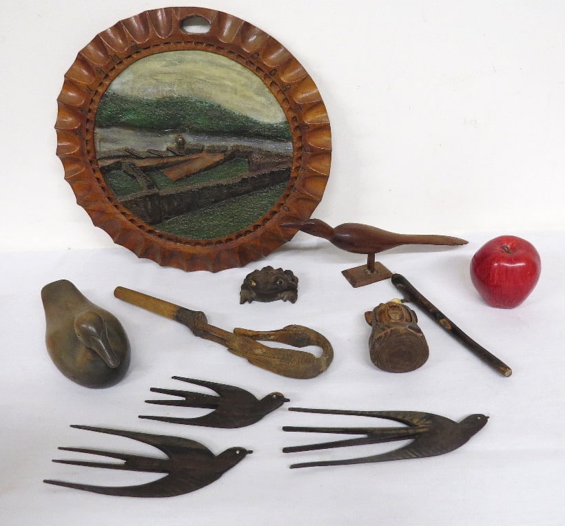 A Lot of Carved Wooden Birds and Animals, Etc.: Vintage lot of carved wooden birds and animals, including a carved wooden plate of the Panama Canal that is signed on reverse. Birds, a frog that looks to be of burlwood, carved duck, a nicely done sh
