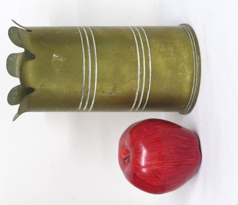 World War II Trench Art Artillery Shell Vase (1 of 4)