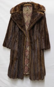 A Luxurious Vintage Women's Brown Beaver Fur Full Length Coat