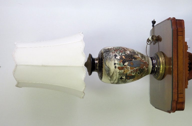 C.1900 Japanese Satsuma Geisha Table Lamp (1 of 8)