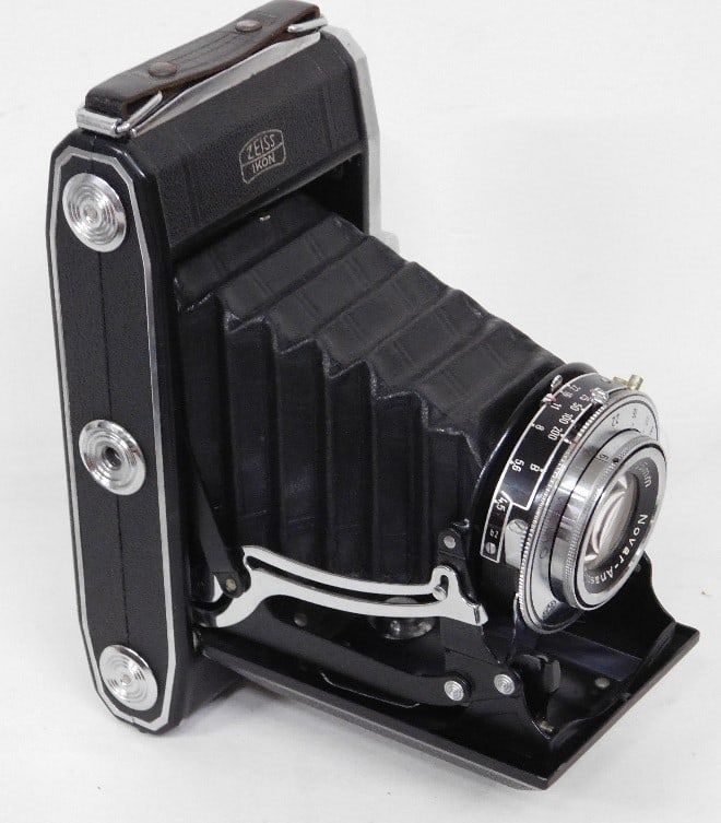 Zeiss Ikon Nettar Camera w/Camera Bag and Lots More (1 of 15)