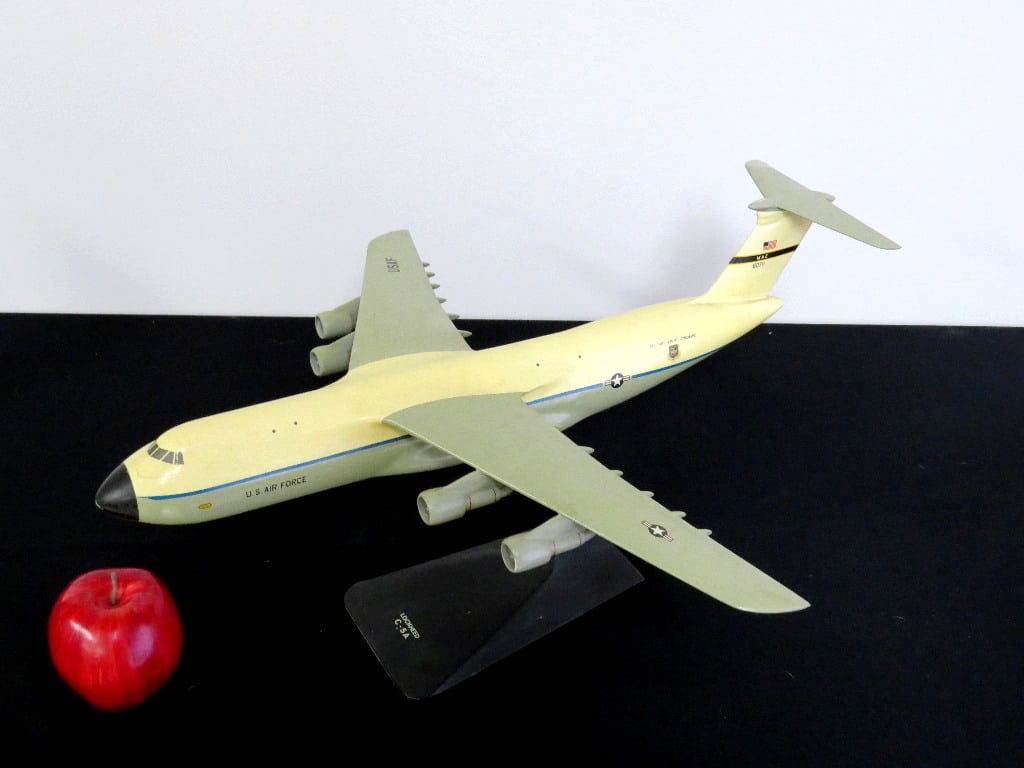 1960's US Air Force Lockheed C-5A Model on Stand. (1 of 19)