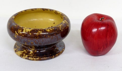 A Rockingham Glaze Pottery Master Salt Poss New England