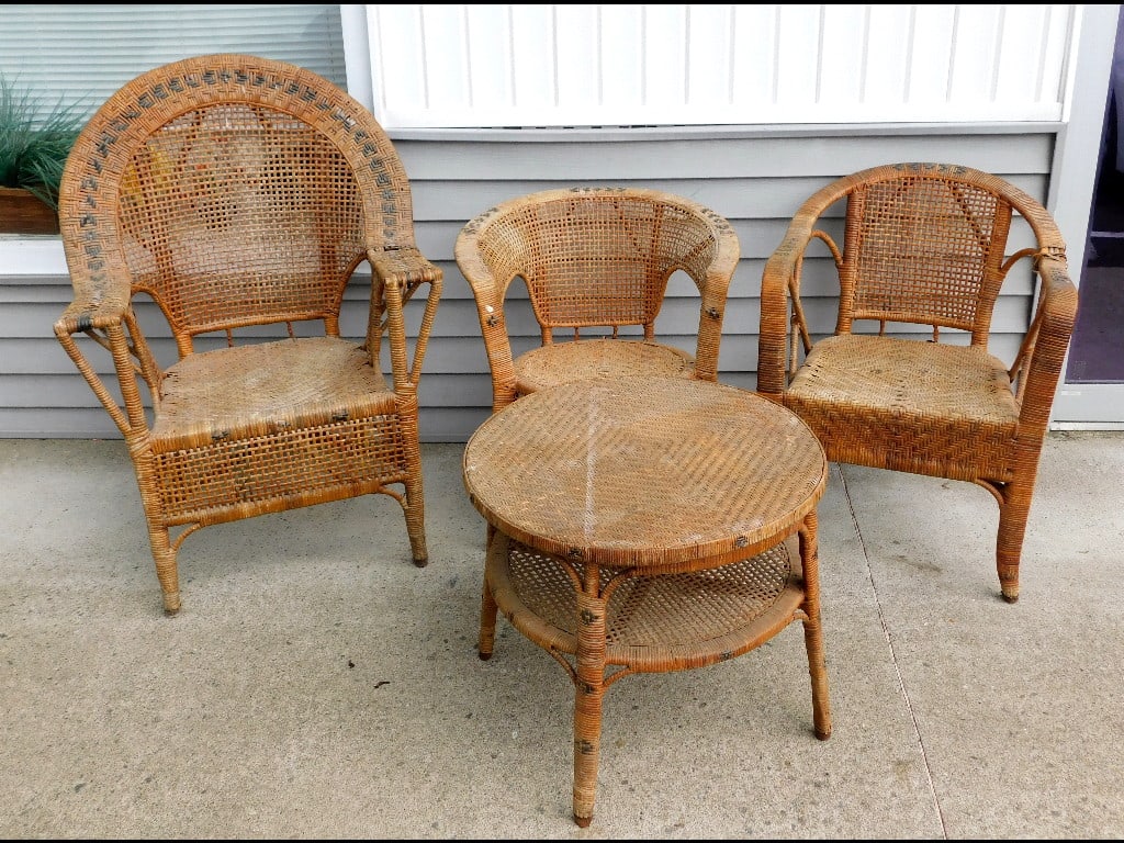 A Group of MCM Heywood Wakefield Style Herringbone Wicker Chairs & Table (1 of 10)