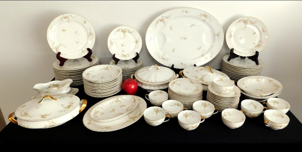 Theodore Haviland Limoges Victorian Porcelain Service for 12 (1 of 16)