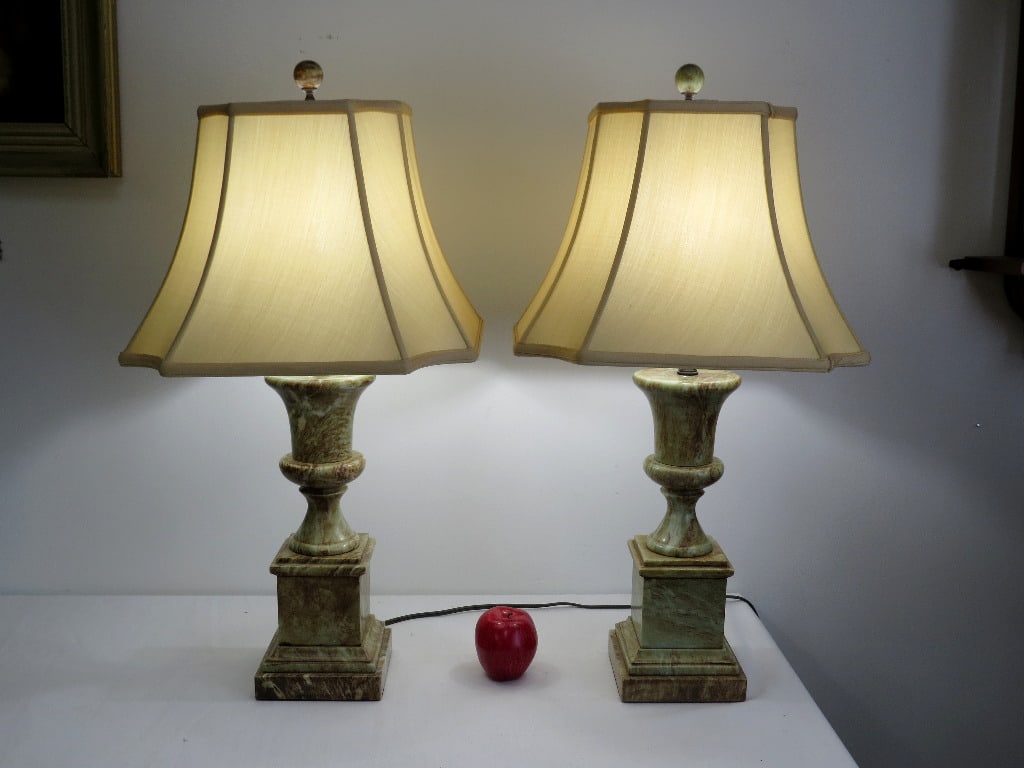 Spectacular Pair of Green Alabaster Marble Lamps (1 of 11)