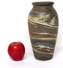A Niloak Mission Swirl Early 20th C. Pottery Vase