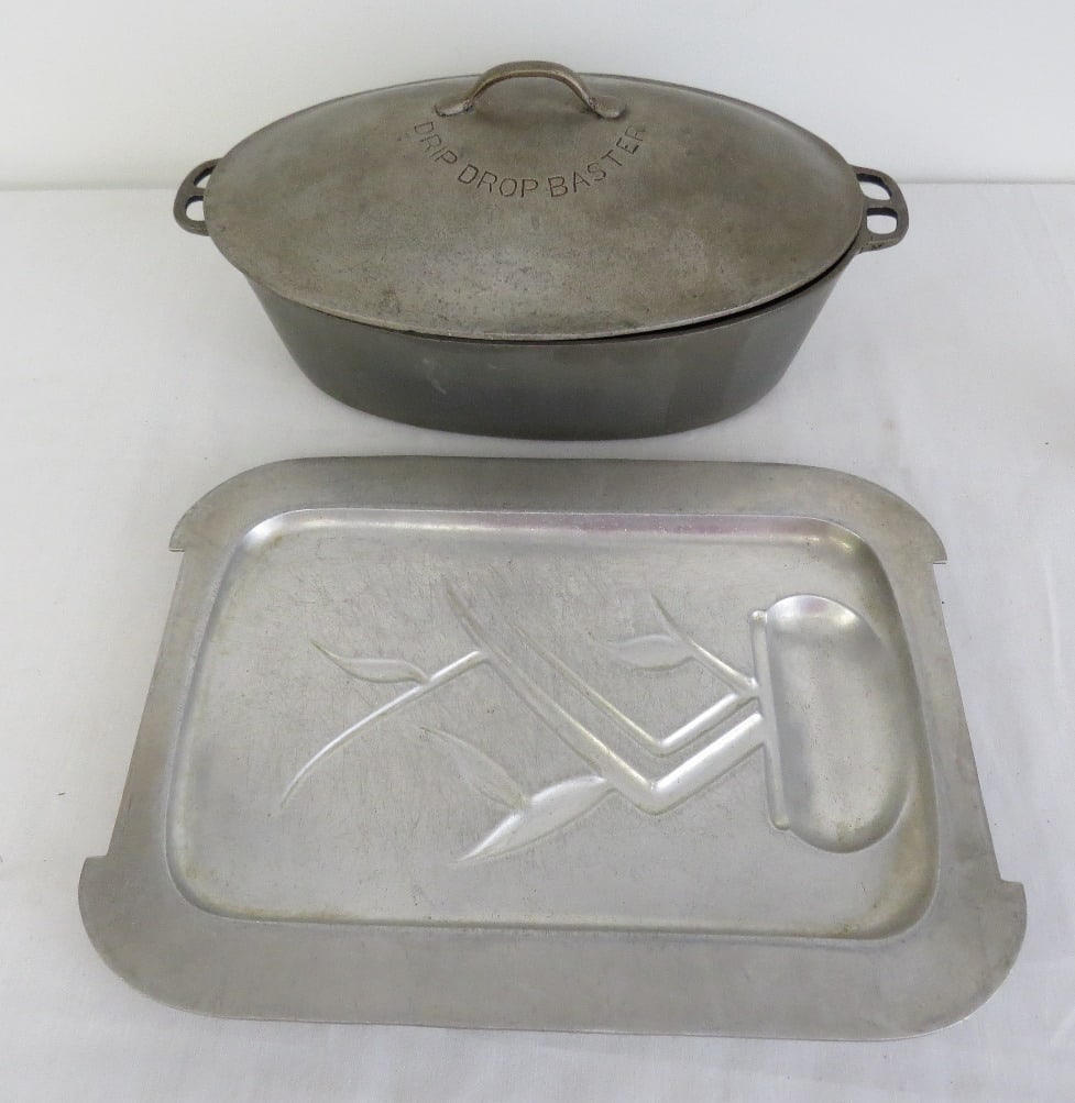 2pc. Wagner Ware Sydney O Magnalite Oval Dutch Oven & Carving Pan (1 of 10)