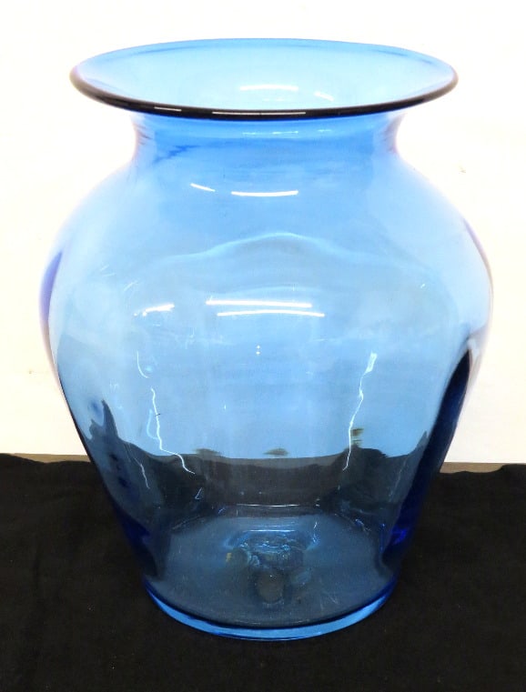 A Vintage Blenko 827M Deep Sapphire Blue Table Vase (1 of 7)