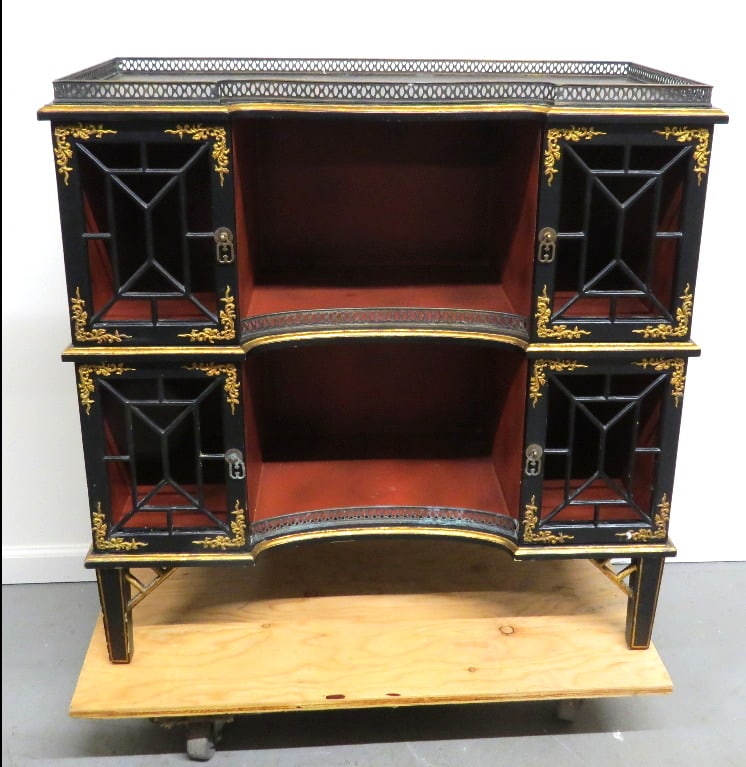 L & JG Stickley Chinoiserie Console Étagère Bar Cabinet With Brass Gallery: L & JG Stickley Chinoiserie console bar style cabinet with brass gallery at top and center. Side cabinets to store glassware with the center for bottles. Measures 35" wide, 17.5" depth, 35" height. Wi