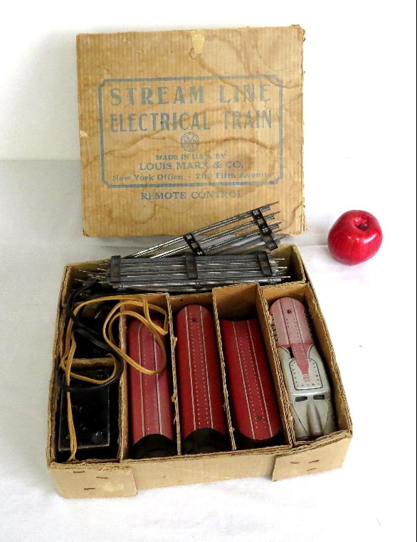 Marx Model 10005 Art Deco Streamliner Train Set In Box: An original boxed set of Marx model 10005 Streamliner trains in the box with track and transformer. Untested, but very clean/original condition.