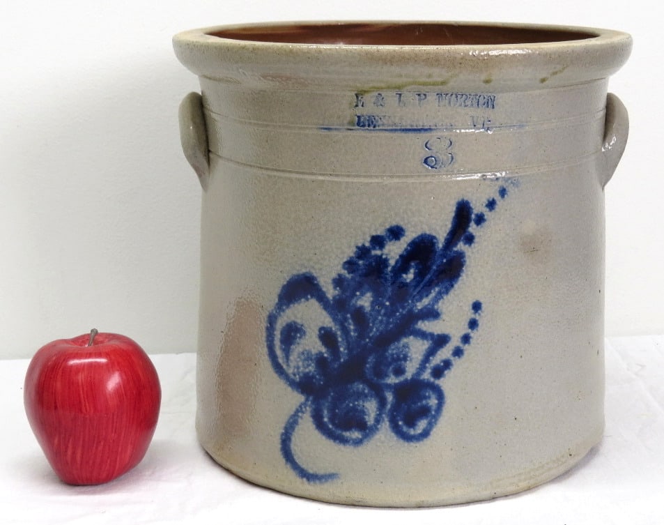 E&L.P. Norton, Bennington VT 3 Gallon Stoneware Crock: A 19th C. 3 gallon blue floral spray decorated crock from E&L.P. Norton / Bennington VT, a partnership that lasted from 1861-1881. Good condition, 10" height to rim, 11.25" diam at rim.