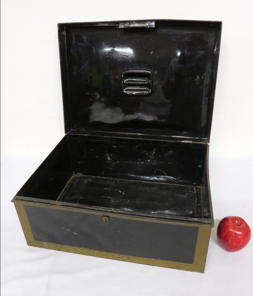 A large sized early 20th C. Document Box - 4
