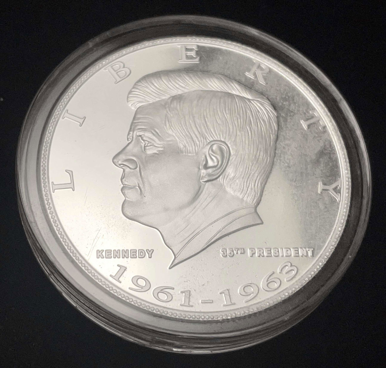 Danbury John F. Kennedy Proof 1 ozt .999 Silver (1 of 4)