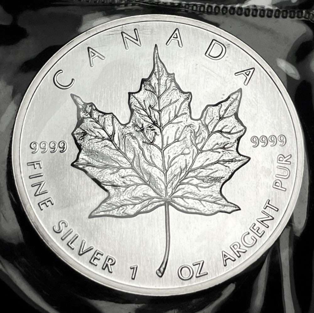 1989 Canada $5 Maple Leaf 1 ozt .9999 Silver: Winner shall recieve the exact coin shown here. (JM/B)