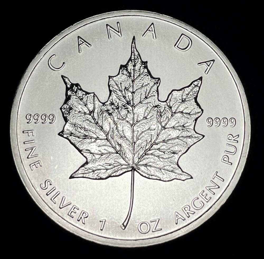 2012 Canada $5 Maple Leaf 1 ozt .9999 Silver (1 of 2)