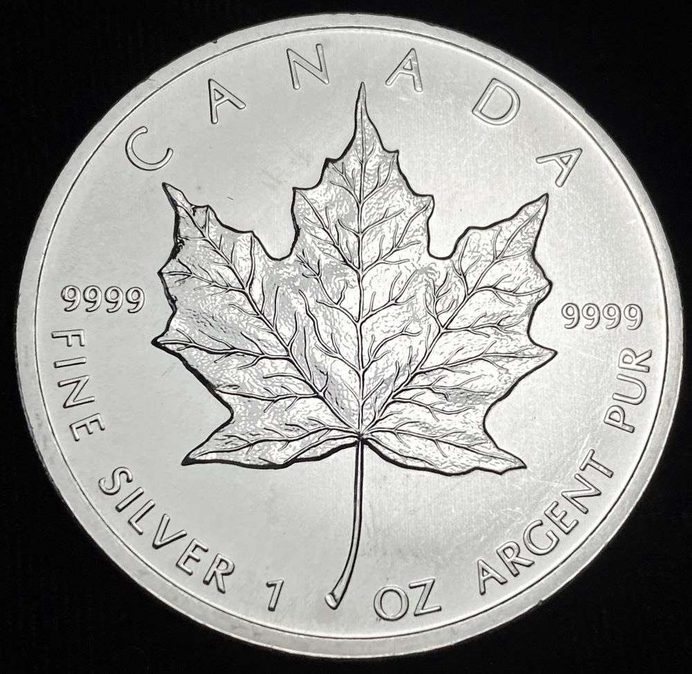 2012 Canada $5 Maple Leaf 1 ozt .9999 Silver (1 of 2)