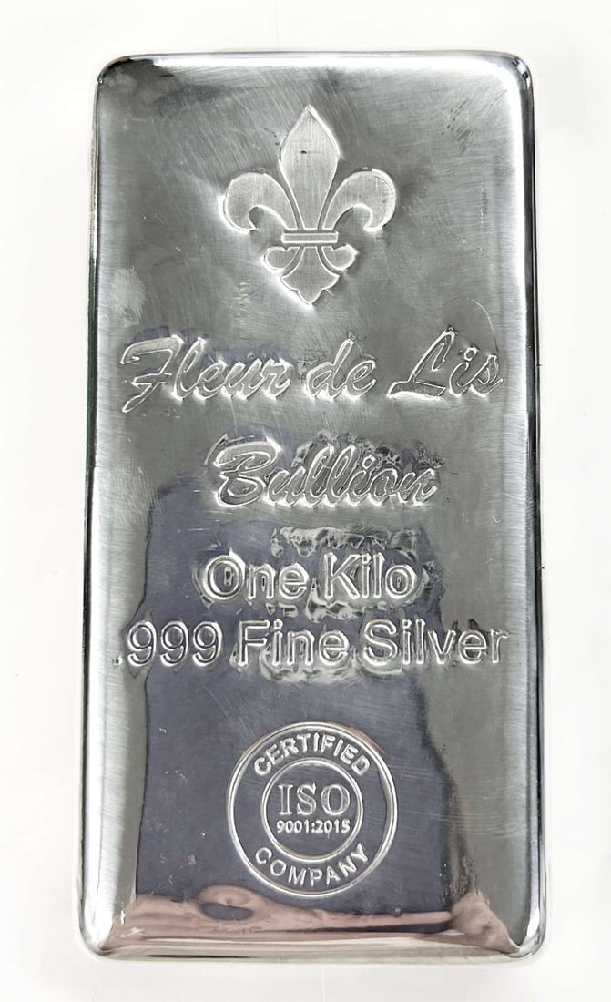 (1) Kilo .999 Proof Fleur De Lis Silver Bar: This item comes from our consignors vault in St. Louis. Please allow 2-4 weeks for delivery. Winner shall receive (1) bar, precisely resembling the bars shown here.