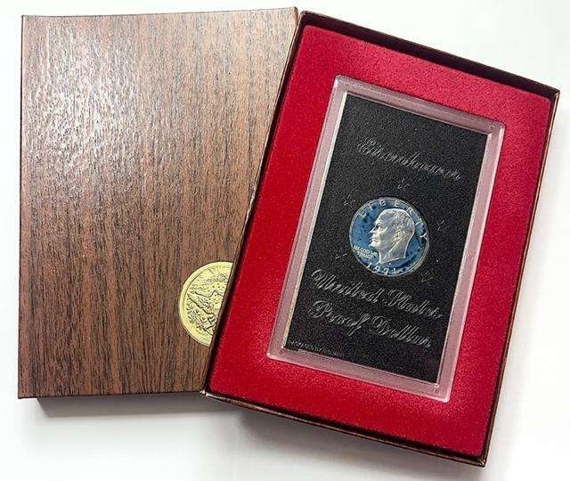 1971 Eisenhower Proof Silver Dollar in Brown Box (1 of 4)