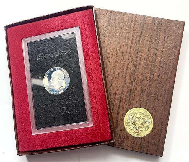 1971 Eisenhower Proof Silver Dollar in Brown Box (1 of 4)