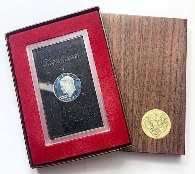 1971 Eisenhower Proof Silver Dollar in Brown Box (1 of 4)