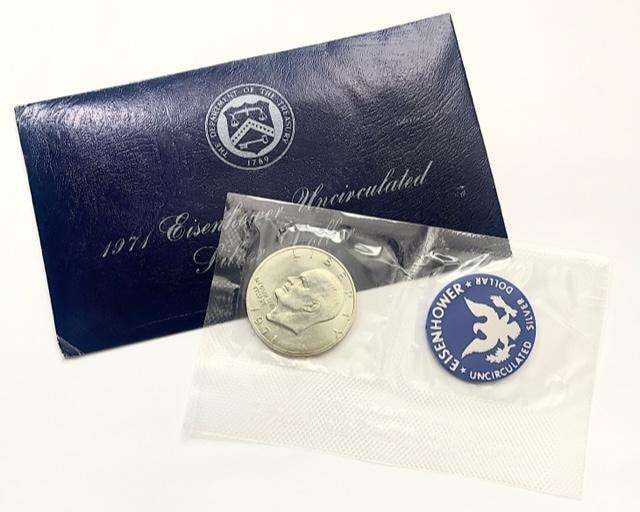 1971 Eisenhower Uncirculated Silver Dollar Blue Pack (1 of 3)