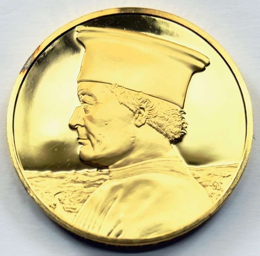 Franklin Mint "Duke of Urbino" 24Kt Gold Plated 2.35 ozt .925 Silver: Winner shall receive the exact medal shown here. This medal is from the Franklin Mint's 100 Greatest Masterpieces set. (SJ/B)