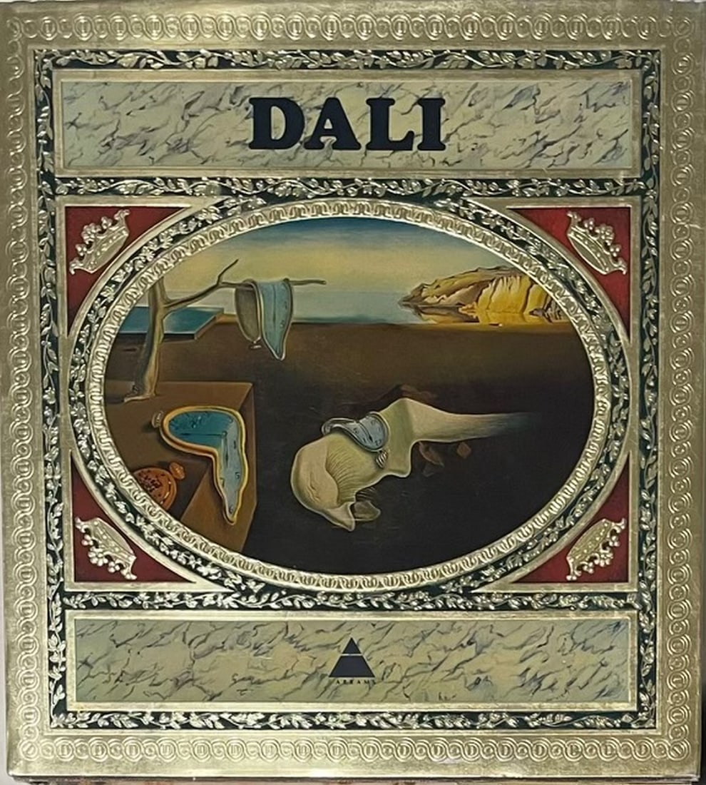 Dali BOOK 1968 (1 of 3)