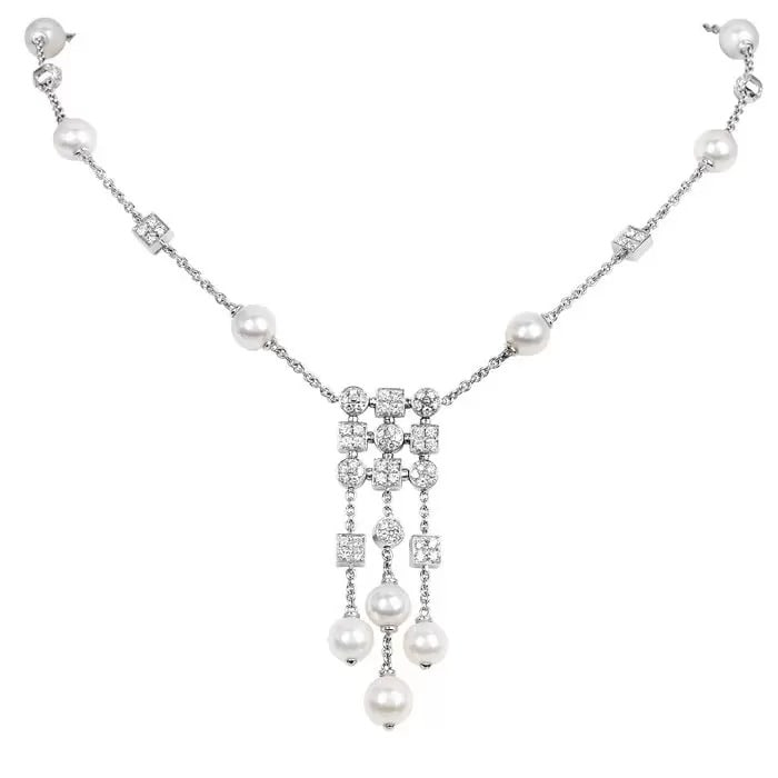 Bvlgari Diamond Pearl 18K Gold Bulgari Circle Drop Necklace: The gleaming diamonds and upscale fine Japanese Akoya pearl encrusted throughout the design. They are round cut, pave set of natural diamond, approximately 1.75 total carats, F-G color, and VVS clarit
