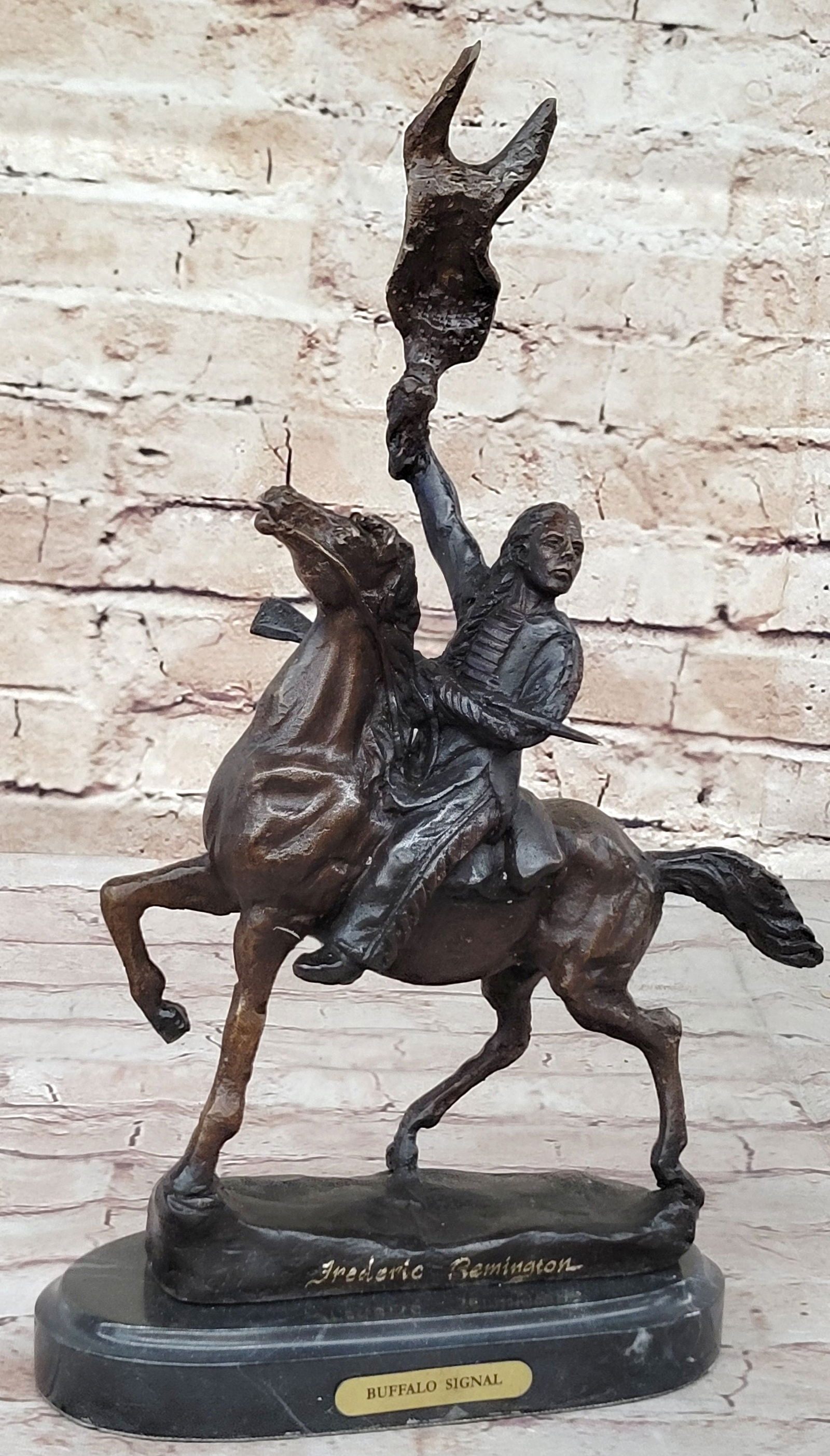 BUFFALO SIGNAL Frederic Remington Bronze Desktop Statue Sculpture Western 13" x 9 (1 of 4)