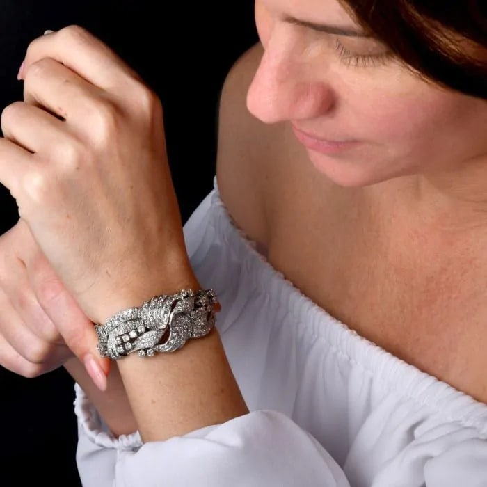 Vintage 18.00cts Diamond Platinum Ribbon Statement Bracelet (1 of 5)