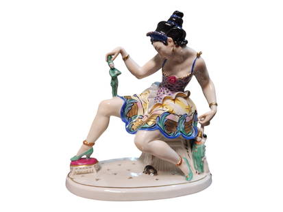 Antique LENCI porcelain woman figurine: 9.235" x 8.50" x 5.25" excellent condition