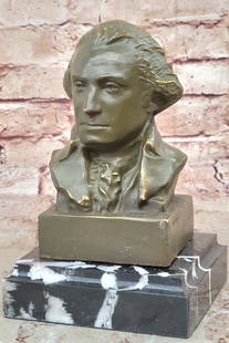 George Washington Bronze Bust Sculpture - American Revolutionary Historical Art: Bronze Dimensions with Marble Base: Height 7.5" X Width 4.5"Marble Dimensions:4.5" X 4.5"Height without base:6.5"Weight:6 LBSOriginal or Reproduction: Original