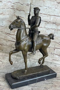 Medieval European Warrior King Arthur on Horseback Bronze Statue Sculpture 16" x 10": Total Dimensions: Height 16'' x Width 10''Approximate Weight: 17 LBSOriginal Reproduction: Reproduction