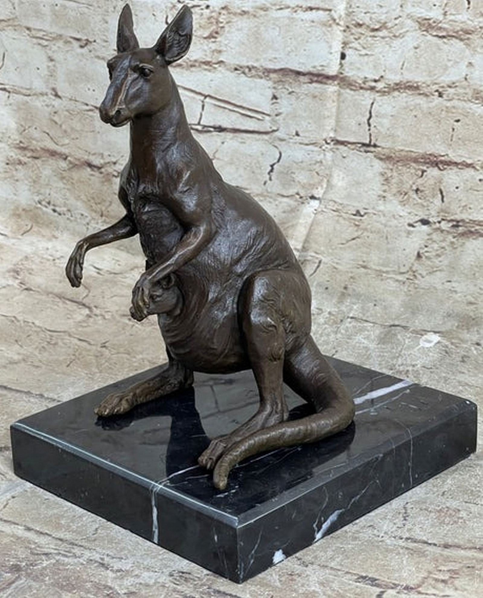 Signed Artwork Kangaroo by French Artist J.Moigniez Bronze (1 of 4)