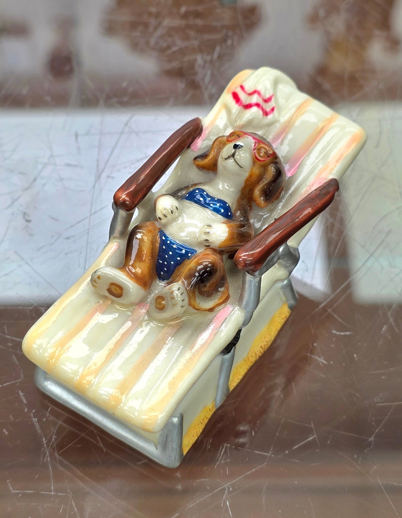 Vintage Ceramic Dog at the Beach Trinket/Jewelry Box: excellent condition
