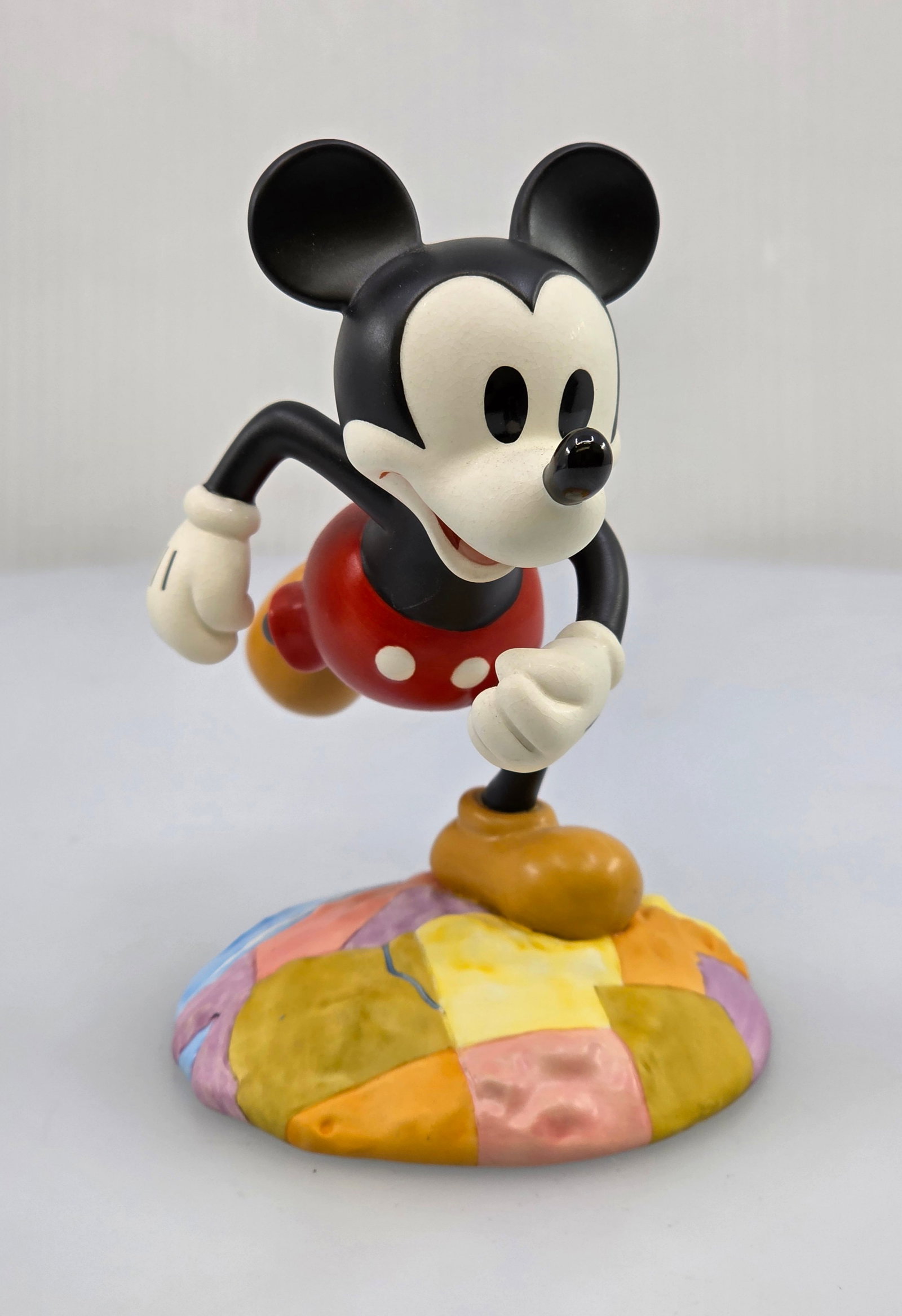 Millennium Mickey Mouse On Top of the World WDCC Thru The Mirror W/pin And Box: excellent condition