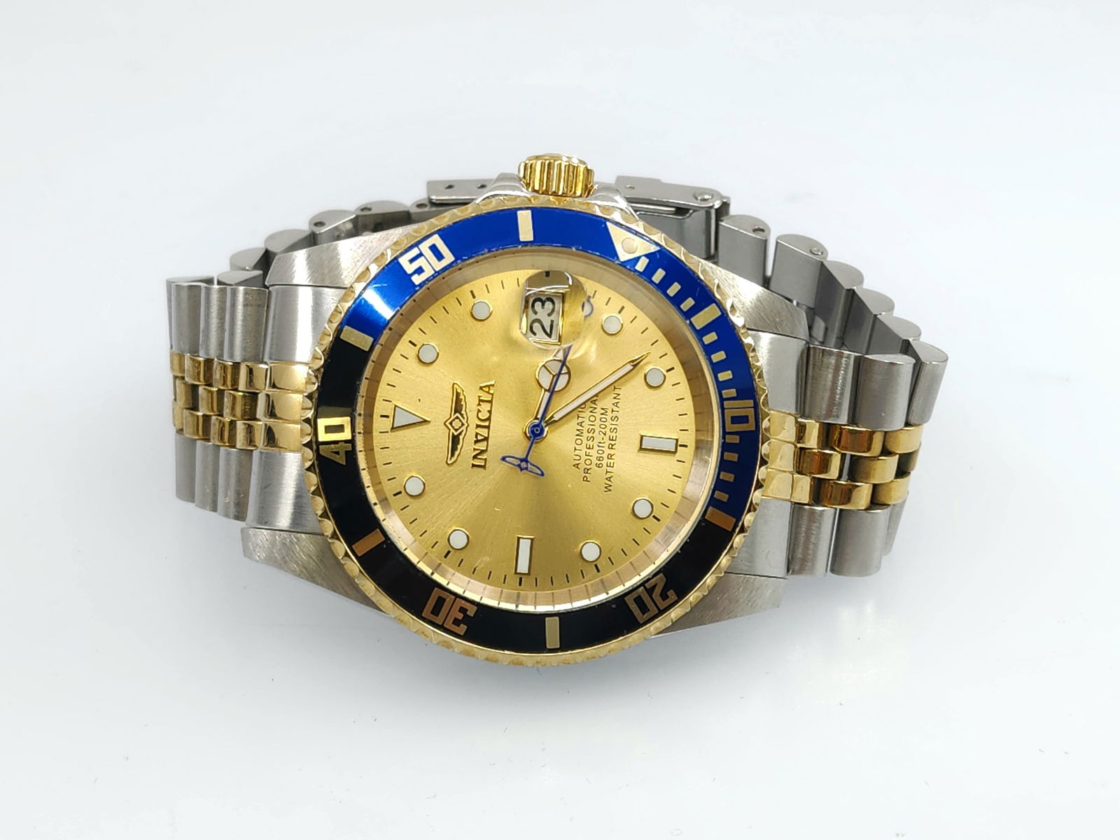 Invicta pro diver automatic mens large size watch (1 of 2)
