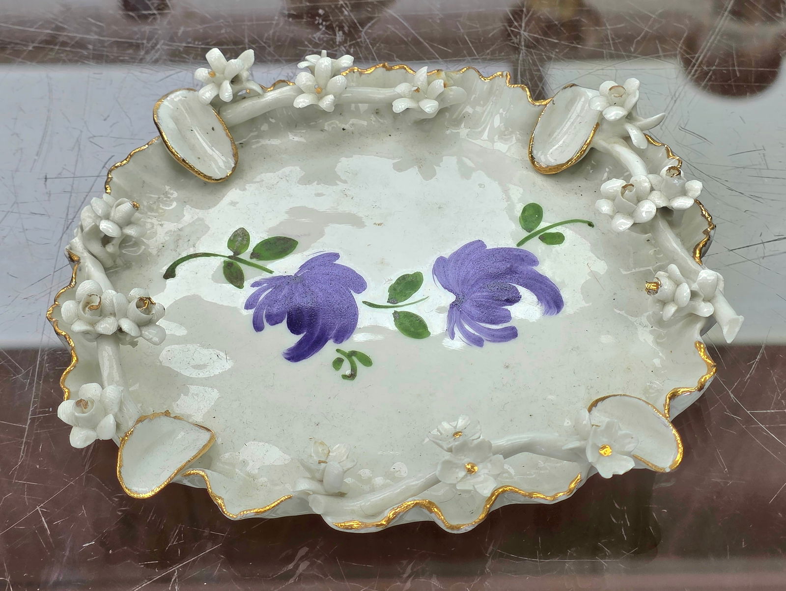 Vintage Capodimonte hand made porcelain ashtray 1.25" x 6.50" x 5.50": excellent condition