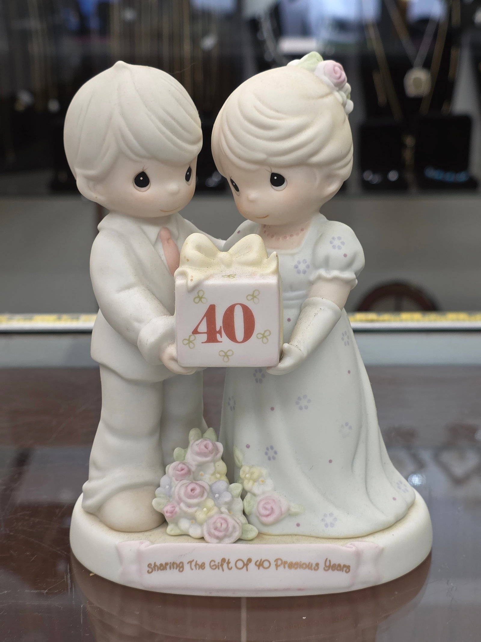 PRECIOUS MOMENTS ( SERVING THE GIFT OF 40 PRECIOUS YRS. ): excellent condition
