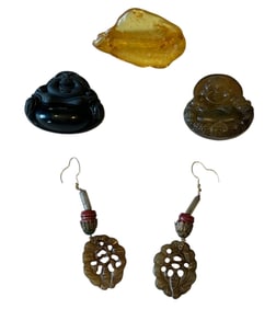 Lot Of 5  Glass And Amber Pendants And Earrings