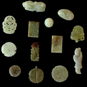 Lot Of 13 Chinese jadeite and nephrite pendants