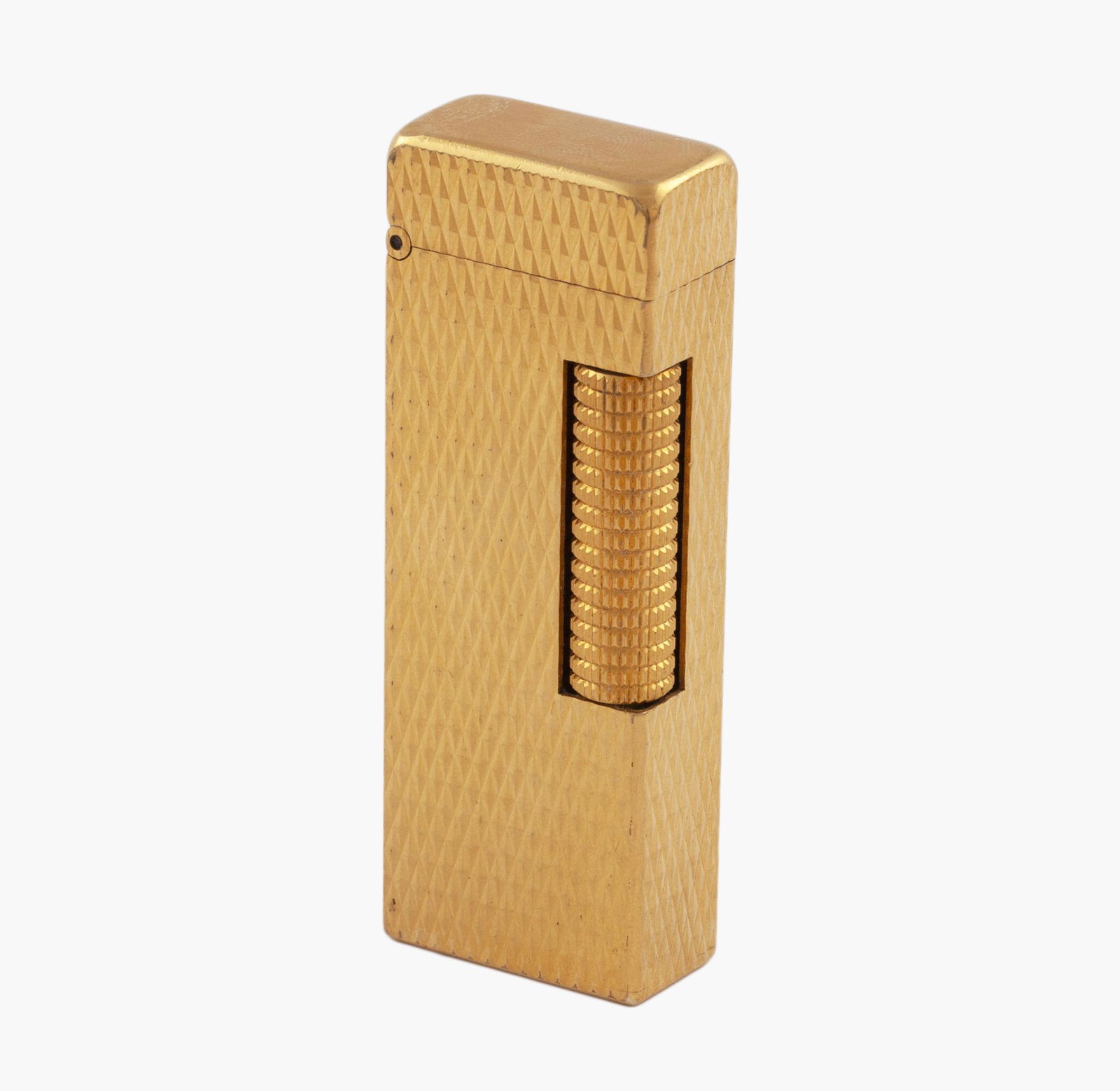 DUNHILL LIGHTER PLATED IN GOLD Made of gold plated: DUNHILL LIGHTER PLATED IN GOLD Made of gold plated metal. Elegant design. In operation. Weight: 72,20 gr.