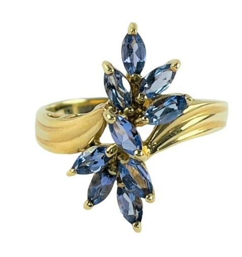 10k Gold Tanzanite Ring Size 7 (1 of 6)
