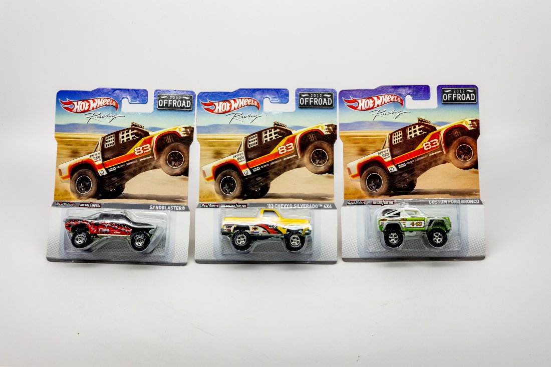 Hot Wheels Die Cast Off Road Vehicles (3): Hot Wheels Die Cast Hot Wheels Off Road Vehicles (3)Sand Blaster83 Chevy SilveradoCustom Ford Bronco