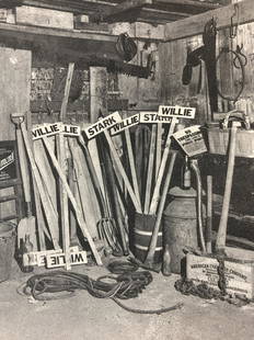 HANK O'NEAL Signed Photogravure WILLIE STARK All The Kings Men LIMITED EDITIONS CLUB Numbered: ARTIST: Hank O'Neal (Kilgore, Texas, Washington, DC, New York City, 1940) TITLE: Willie Stark MEDIUM: Hand-rubbed photogravure IMAGE SIZE: 7" x 5 3/4" OVERALL SIZE: 20" x 16" DESCRIPTION: This